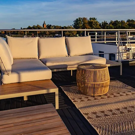 بوتيل Houseboat In ريبنيتس-دامغارتن