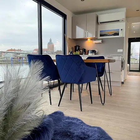 Houseboat In ريبنيتس-دامغارتن
