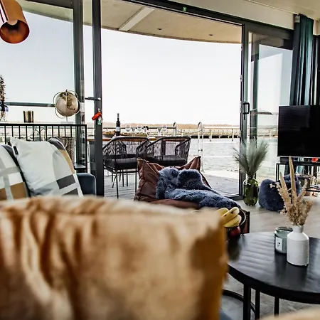 Houseboat In بوتيل ريبنيتس-دامغارتن