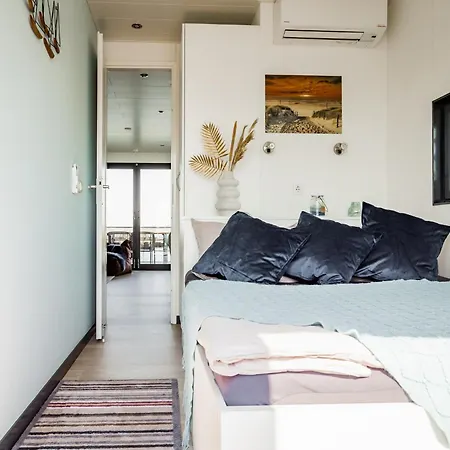 Houseboat In * ريبنيتس-دامغارتن