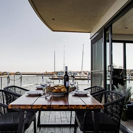 Houseboat In بوتيل ريبنيتس-دامغارتن